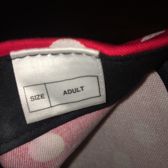 Minnie Mouse Hat - Picture 5 of 6